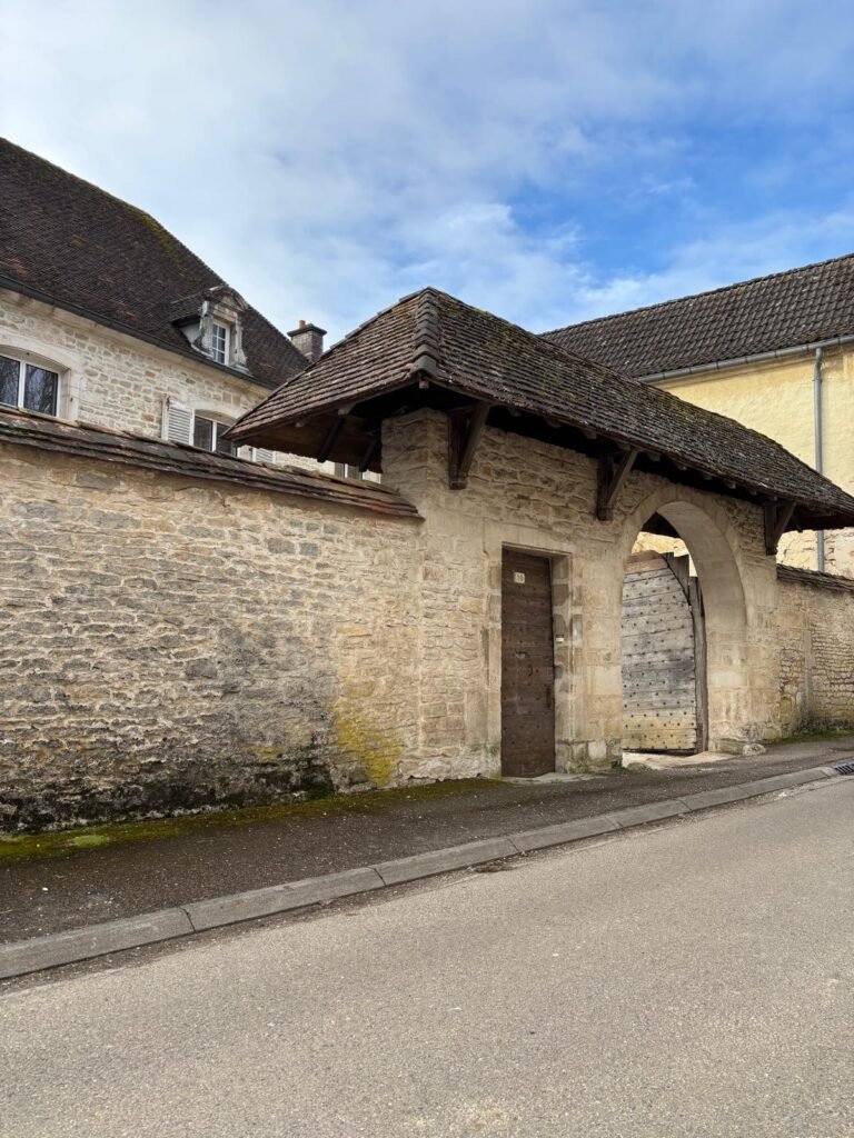 Portillon d'entrée Au Charme du Foulon à Chamarandes près de Chaumont.