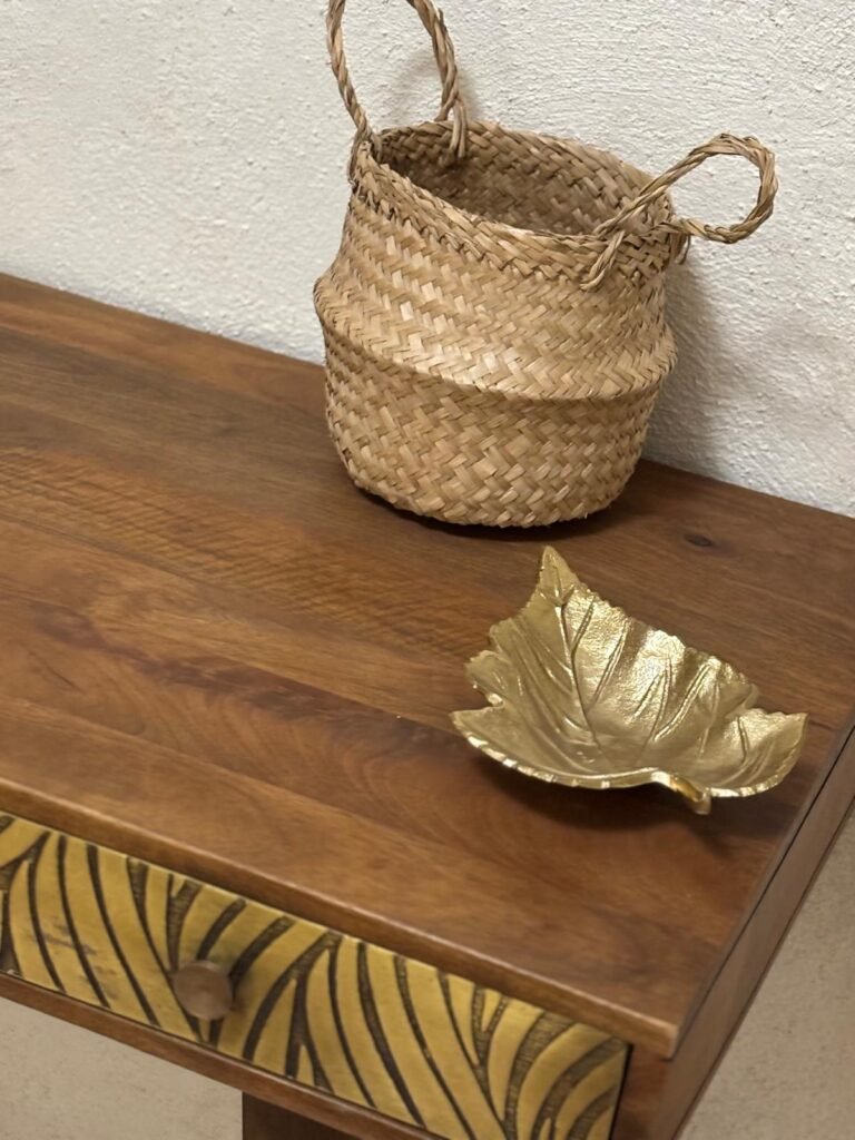 La décoration de la chambre d'hôtes Au Charme du Foulon à Chamarandes Choignes.