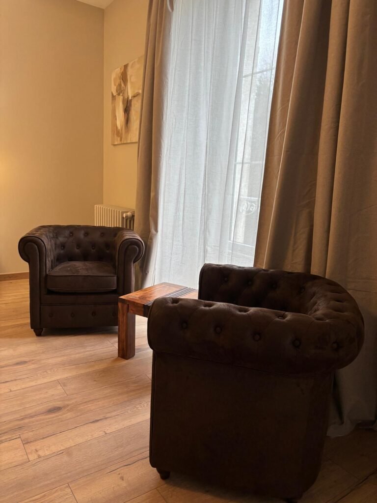 L'espace salon de la chambre d'hôtes La Parenthèse près de Chaumont.