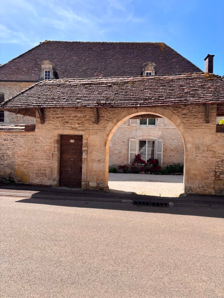 au charme du foulon acces parking cour fermee